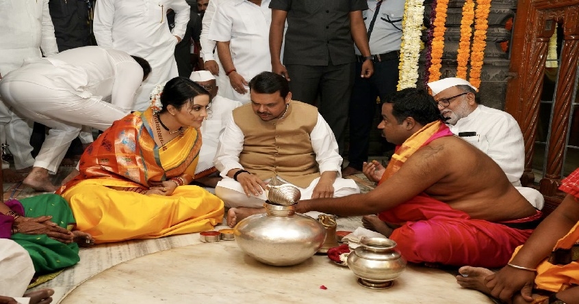 Kartiki Ekadashi Deputy CM Devendra Fadnavis alongwith wife amruta performed Mahapuja of Vittala-Mata Rukmini