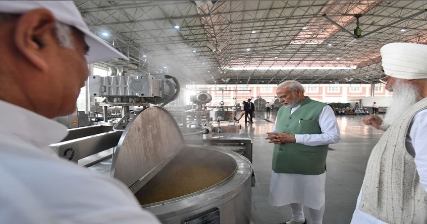 PM Modi spent special moments in Radha Swami Satsang Byas