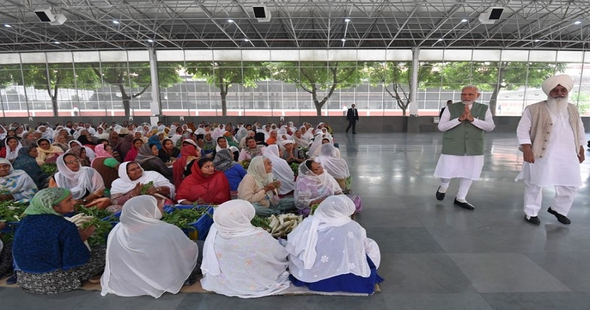PM Modi spent special moments in Radha Swami Satsang Byas