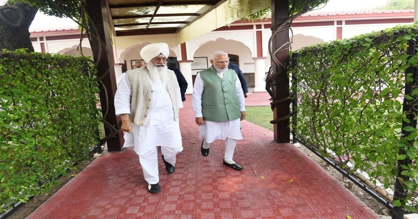 PM Modi spent special moments in Radha Swami Satsang Byas