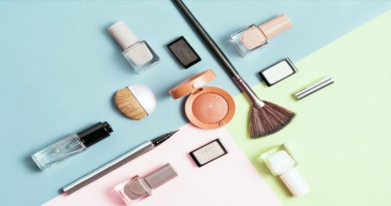 Makeup Products Caring Tips: ब्यूटी प्रोडक्ट्स को खराब होने से बचाने के लिए जाने स्टोरेज का सहीं तरीका