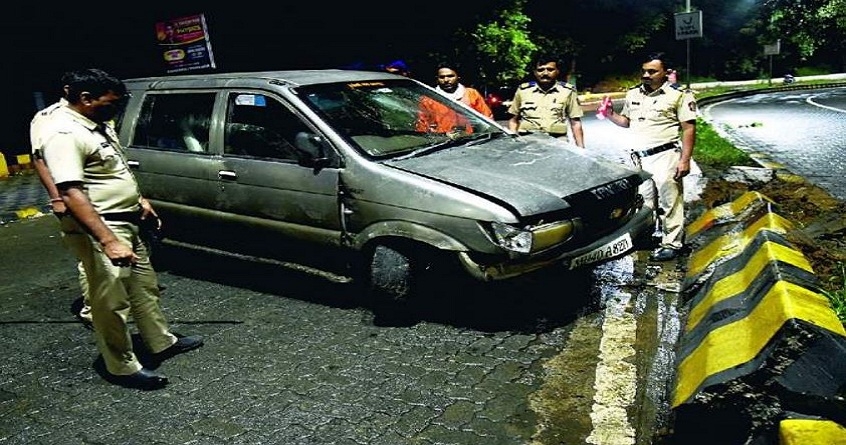 Tavera Overturned at Ambazari T Point