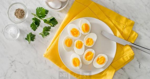 अंडा नहीं खाने वालों के लिए ज़रूरी खबर! फायदे जान चौक जाओगे; विश्व अंडा दिवस पर “स्पेशल स्टोरी”