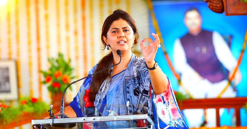 pankaja-munde-joins-janaswarajya-yatra-maharashtra-politics - Abhijeet Bharat