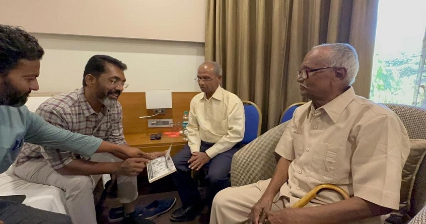 During the promotion of Ghar Bandook Biryani Nagraj Manjule met T N Gaikawad During the promotion of Ghar Bandook Biryani Nagraj Manjule met T N Gaikawad