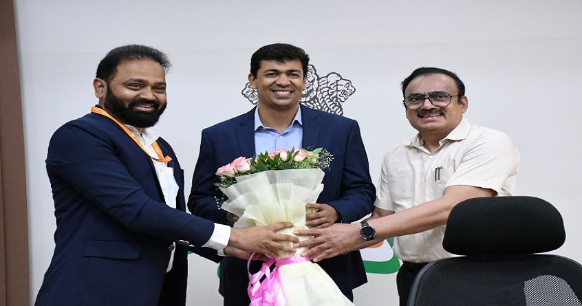 Dr Abhijit Chowdhary took charge of Nagpur Municipal Corporation - Abhijeet Bharat