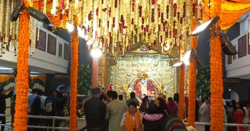 sai-temple-adorned-with-flowers-on-the-first-day-of-the-new-year - Abhijeet Bharat