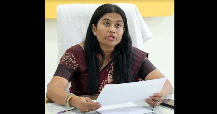 Sub Divisional Officer of Ramtech Vandana Savrangapate