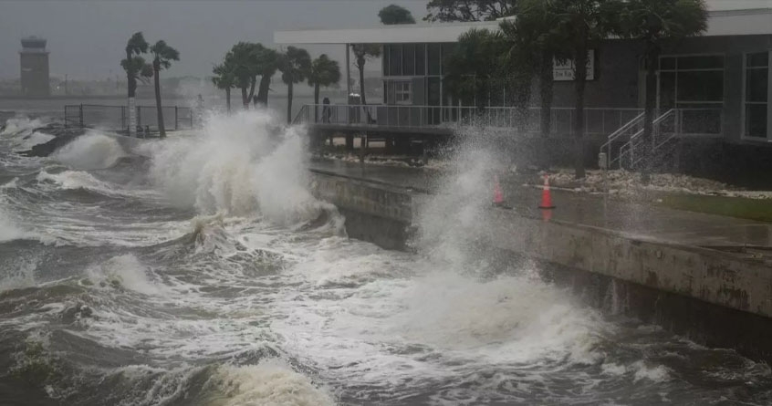 hurricane milton hits florida 149 shelters opened to avoid the storm