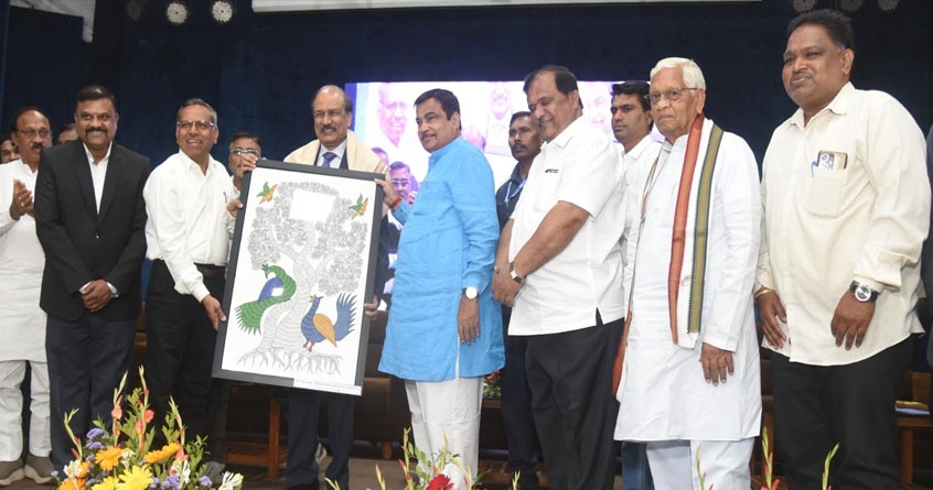 dr chandrashekhar meshram dr chaudhary were honored for their service work