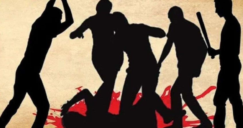 youth beat up auto driver looted money arrested