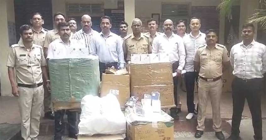 Raids on sellers of duplicate Apple accessories