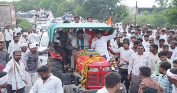 पूर्व मंत्री बच्चू कडू का सरकार को अल्टीमेटम! किसानों के समर्थन में रेल रोको आंदोलन की चेतावनी