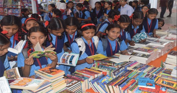 पढ़ने की संस्कृति खत्म नहीं, तरीका बदला है – मुकुल कानिटकर