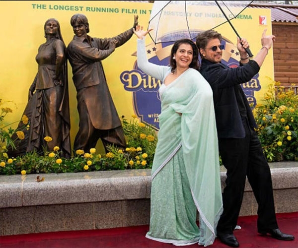 DDLJ iconic pose