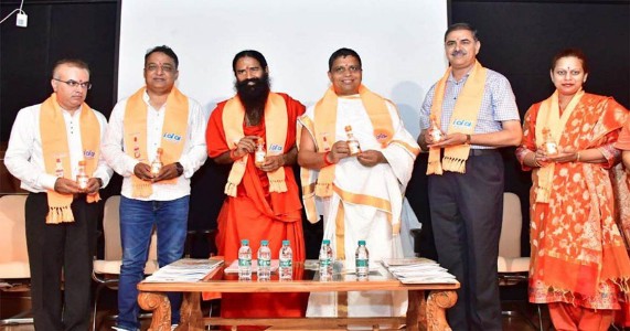 प्राचीन आयुर्वेद और आधुनिक विज्ञान का संगम: पतंजलि का ‘दंत कान्ति गंडूष ऑयल’ लॉन्च