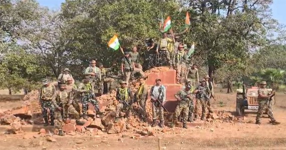 Chhattisgarh : गोगुंडा में माओवादी नेता रमन्ना का स्मारक ध्वस्त! नक्सल प्रभाव खत्म करने की दिशा में बड़ा कदम