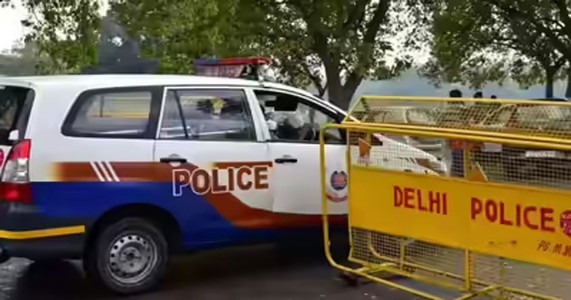 दिल्ली पुलिस ने नाकाम की सोना-हीरा लूट की साजिश, कूरियर कंपनी का कर्मचारी समेत पांच गिरफ्तार