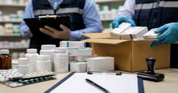 धंतोली में अवैध क्लिनिक पर FDA की बड़ी कार्रवाई, 7 लाख की दवाएं जब्त