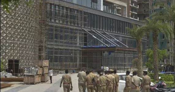 गाजियाबाद : निर्माणाधीन मॉल में मिला 7 साल की बच्ची का शव! रेप के बाद हत्या की आशंका
