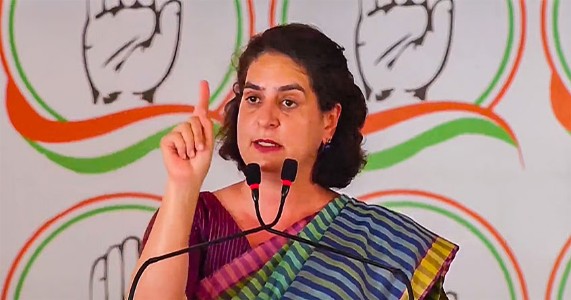 बच्चों पर आंसू गैस क्यों? शिक्षा नीति पर चर्चा से सरकार क्यों भाग रही है': प्रियंका गांधी