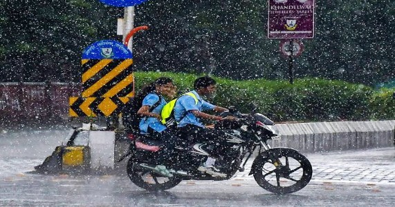 नागपुर में अगले 24 घंटे भारी बारिश का अलर्ट, नागरिकों से सतर्क रहने की अपील