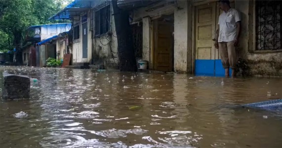 ठाणे में बारिश बनी आफत: 3 की मौत, 797 लोगों को सुरक्षित स्थानों पर पहुंचाया गया