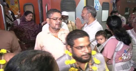 नेपाल की बाढ़ में फंसे नागपुर के करीब 100 पर्यटक सकुशल लौटे! सुनाई खौफनाक सफर की दास्तां