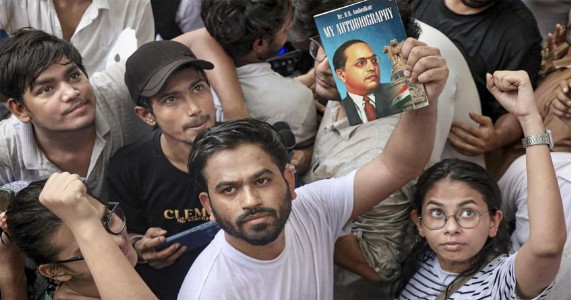 ‘हम छात्रों की A टीम हैं’: B टीम के आरोपों पर CJP संस्थापक अभिजीत दिपके का पलटवार